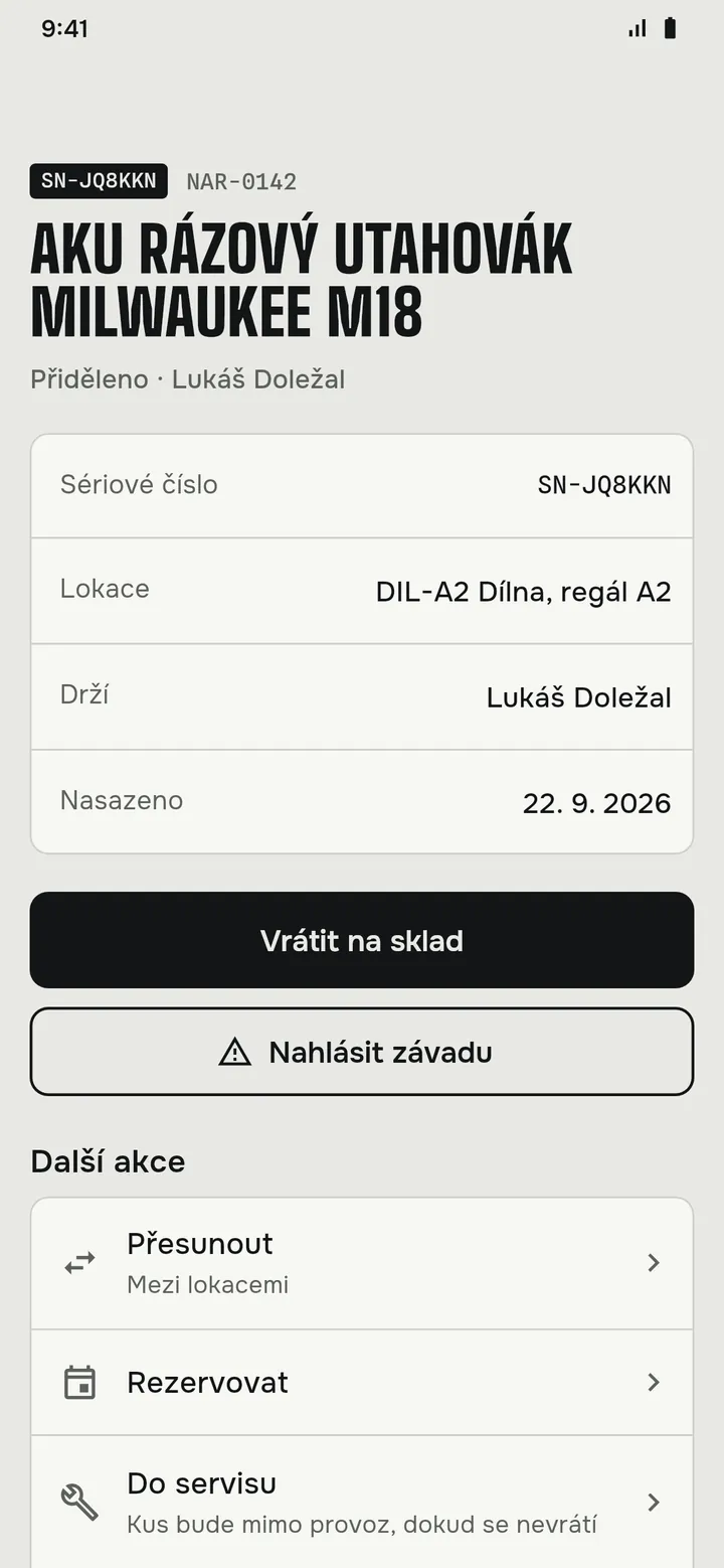 Appka VRUB: aku rázový utahovák přidělený Lukáši Doležalovi, akce Vrátit na sklad a Nahlásit závadu